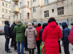 Десятки разбитых окон: комиссия оценила ущерб после вчерашней атаки дронов на Таганрог