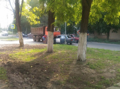 В Таганроге «ВАЗ-2107» влетел под «Камаз» 