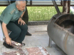 Таганрогские таможенники уничтожили 22 килограмма санкционной колбасы