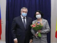 Губернатор наградил жительниц Таганрога «За доблестный труд на благо Донского края»