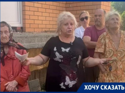 Таганрожцы справляют нужду в пакетики из-за того, что застройщик снёс их туалет