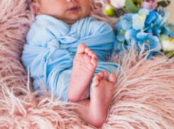 Названы основные причины, почему в регионе женщины не спешат рожать