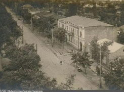 Туристическая достопримечательность на Чехова, 97 в Таганроге продолжает ветшать