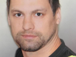 Молодого мужчину до смерти избили на Октябрьской площади Таганрога