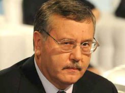 Экс-министр Украины призвал подрывать автомобили в Москве и Таганроге