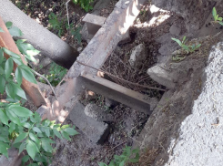 Мост на севере Таганрога обветшал и осыпается 