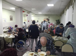 В Таганроге разместили эвакуированных из дома престарелых Херсона 