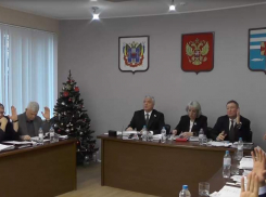 Получить много денег и застроить Таганрог: темы финального заседания Городской Думы