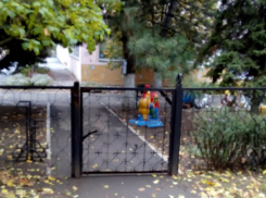 В  детском саду №102 в Таганроге  намереваются оставить один выход