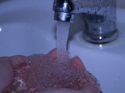 Вонючая вода вновь льется из кранов таганрожцев