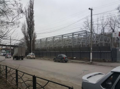 Бесконтрольный «шабаш» на рынке «Новый вокзал»  возмущает своей «загадочностью и грязью» в Таганроге