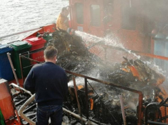 В порту Таганрога  полыхало судно 