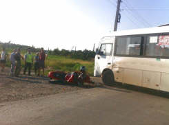 В Таганроге столкнулись маршрутка и мотоциклист 