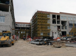 На 45 % готова школа на улице Галицкого в Таганроге