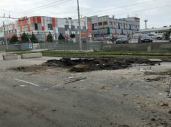 В  Таганроге коллектор вновь напомнил о себе новыми прорывами и вонью в центре города 