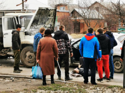 Резкая боль в руке стала причиной серьезной аварии в Таганроге