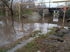 Сотрудники «Термопласт» почистят ливневки, из-за которых потоп под «Черным мостом»