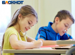  Школьники Таганрога смогут сесть за одну парту вдвоём