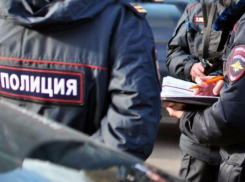 Труп неизвестной женщины обнаружили в заброшенном доме в Ростовской области