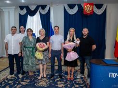 В Ростове наградили почетных доноров и презентовали уникальную почтовую марку