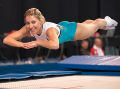 В Таганроге проходят соревнования по прыжкам на батуте