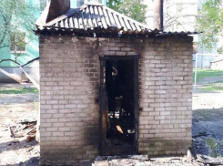 Сгоревший мини-домик в Таганроге не хотят сносить