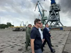 Губернатор Юрий Слюсарь приехал в Таганрог чтобы оценить последствия ночной атаки