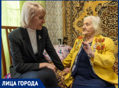 «Пережила голод, холод, боль»: ветеранам тыла в Таганроге вручают медали, начали с Татьяны Левшиной