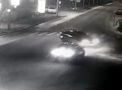 В объектив камеры «Безопасный город» попало ДТП в центре Таганрога