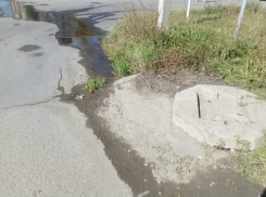 Публикация «Блокнота» помогла устранить бьющий из люка гейзер в Таганроге
