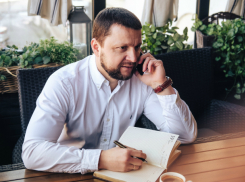 Адвокат по уголовным делам Денис Матюхин дает пояснения по   делу   депутата Гревцева