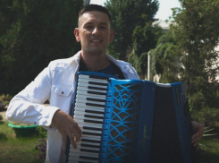  Двукратный чемпион мира по аккордеону снял клип в Таганроге