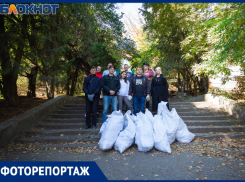 Таганрожцы привели в порядок Сквер Петра I