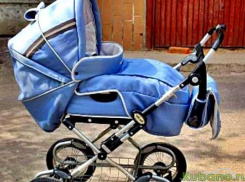 В Таганроге серьезная сигнализация детской коляски привела в восторг горожан