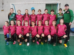 Таганрогские футболистки завоевали «золото» на Первенстве области