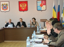 Таганрогским депутатам предстоит заслужить уважение