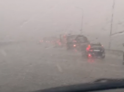 На трассе Ростов-Таганрог выпал град