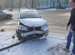 В Таганроге водитель такси взял на таран иномарку