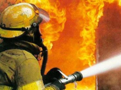 При пожаре в Таганроге сильно пострадал мужчина