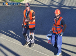 Строителям Таганрога выплатили долг по зарплате в 500 тысяч рублей