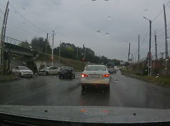 Сказочный таганрожец устроил аварию