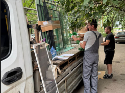 В Таганроге восстановили остекление зданий, повреждённых при атаке украинскими БПЛА