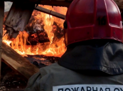 Под Таганрогом при пожаре пострадала женщина