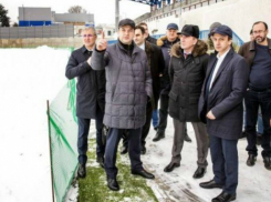 В Таганроге Аркадию Дворковичу показали реконструированный стадион