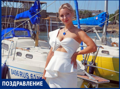 Сегодня, 8 августа, свой день рождения отмечает наша очаровательная ведущая Настя Чехова