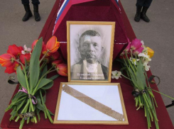 В последний путь  из Таганрога проводили сержанта Николая Кузнецова