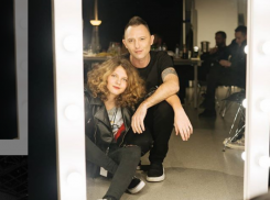 Повзрослевшие дочки таганрожца Ромы Зверя пришли на его концерты