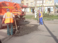 Обещания сити-менеджера не сыпать больше на дорогу щебень, оказались пустыми