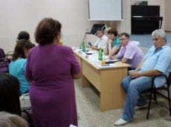 Жители Русского поля пообщались с представителями администрации