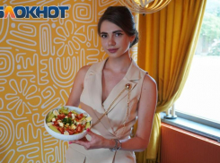 Дарья Баян штурмует «Тартар из форели» за 10 минут на кулинарном этапе «Мисс Блокнот»